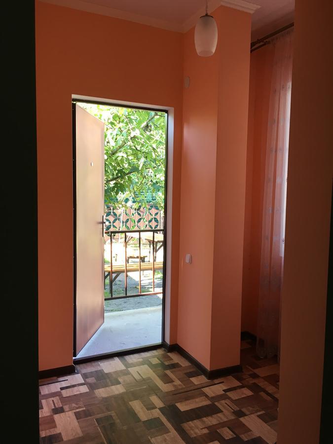 Guest House On Shakirbay 11 苏呼米 外观 照片